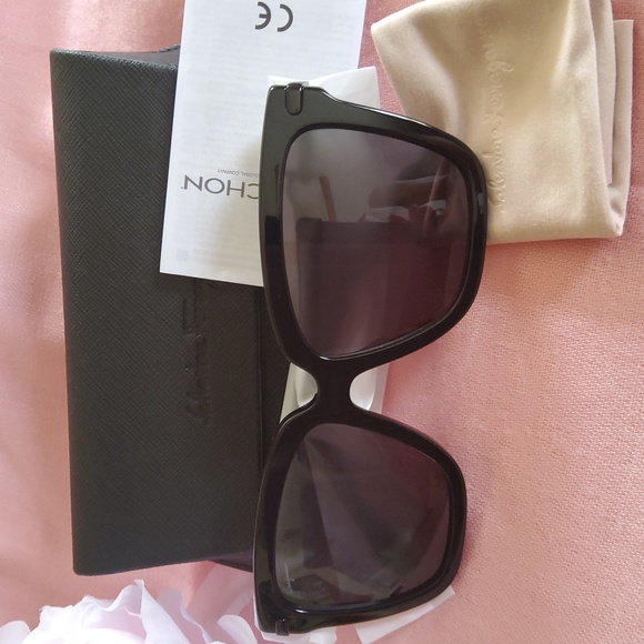 Salvatore Ferragamo Accessories - Salvatore Ferragamo sunglasses "NEW"